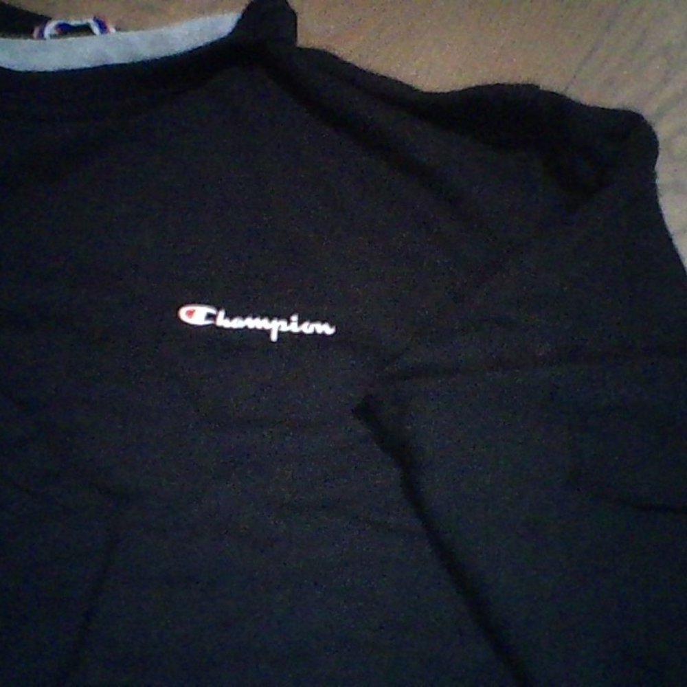 black cropped sweatshirt